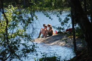 Stensjön游泳者享受零食