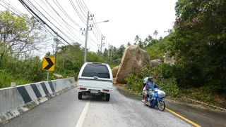 苏梅岛岩石掉下chaweng-Lamai（食用后）サムイ岛落石（洪水被害）2