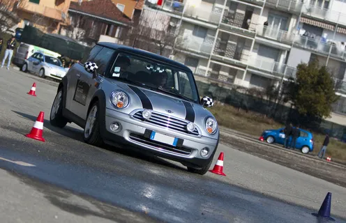 轿车,赛车,街道,婚礼车队,SUV,安全驾驶学校