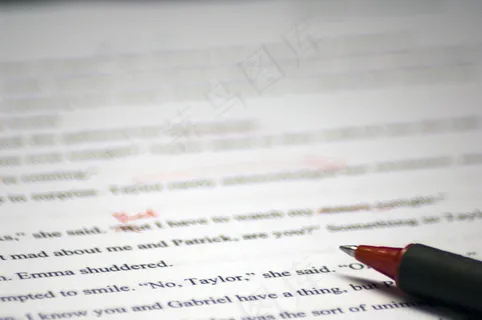 书本,报纸杂志,线缆,钢笔,编辑中