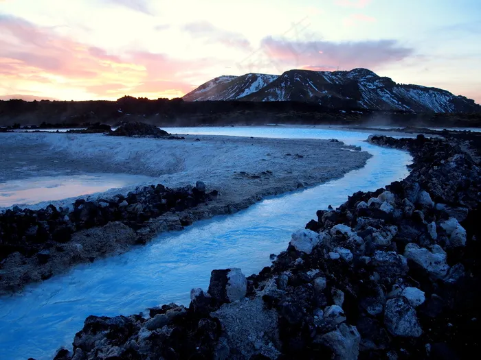 BláaLónið（蓝礁湖）上的日出
