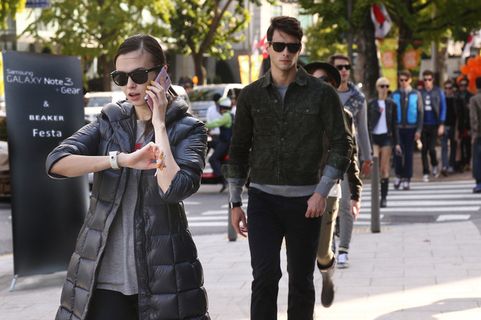 人物特写,美女,上衣,夹克,西服,三星在首尔时装周的GALAXY Note 3和Gear时装营销