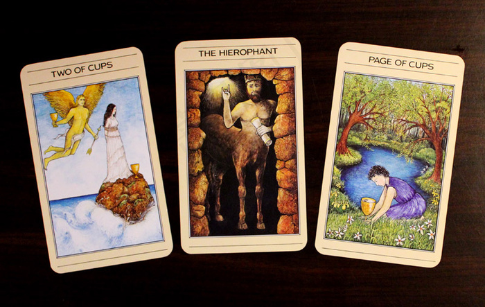 屏幕截图,卡通动漫人物,冰箱贴,扑克,平板手机,塔罗牌读书之夜！