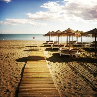 向内转，看着自己，……沉默。 “