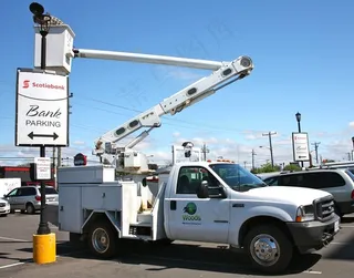 轿车,高空作业车,除冰车,起重机,吊装公司,斗车服务