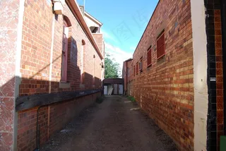 埃伦伯勒街上的车道