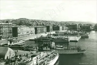 现代建筑,轿车,居民楼,烟灰缸,钢笔画,2975 R Rijeka Luka年〜1959