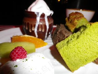 蛋糕,草莓,冰激凌,玩具,水果捞,奶油和冰淇淋蛋糕