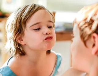 奥利维亚和亚丁滑稽3