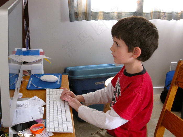 人物活动,男孩,儿童,教室,室内一角,程序员