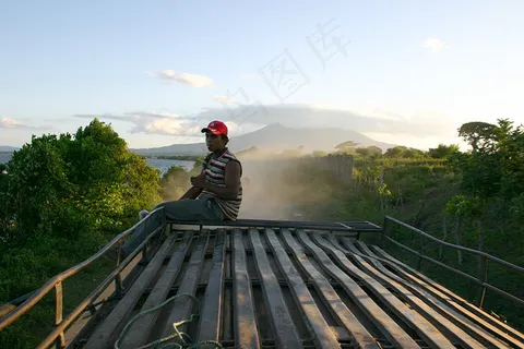 尼加拉瓜切尔卡·德·格拉纳达·沃尔坎·蒙巴乔 尼加拉瓜切尔卡·德·格拉纳达·沃尔坎·蒙巴乔