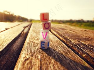 铁路轨道,晒衣夹,夏粮,麦田,拉链,爱