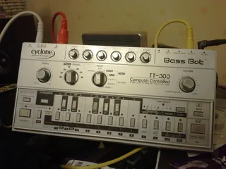 乐器合成器,均衡器,信号发生器,示波器,音序器,旋风低音机器人