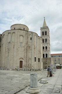 建筑,交通路牌,荸荠,长凳,铜钟,Foro romano y San Donato de Zadar
