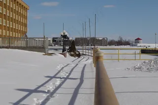 街道,地板砖,交通护栏,江河,天空,栏杆