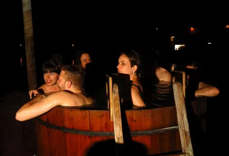 合照,美女,脱衣舞,情侣,圣火,热水浴缸居民