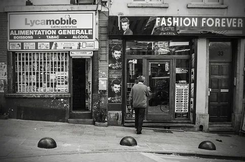 商店商场,报刊亭,沿街店面,干洗店,巷道,永远的时尚