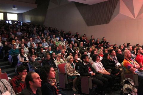 人物活动,街道,观众席,合照,商场,世界上最好的观众