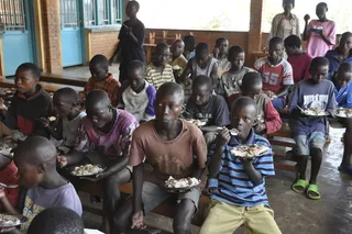 合照,公益讲座,卡通动漫人物,围攻,击鼓传花,蒙兴·乌加利