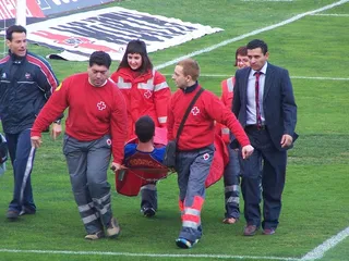 足球运动,申花,合照,人物特写,卡通动漫人物,受伤