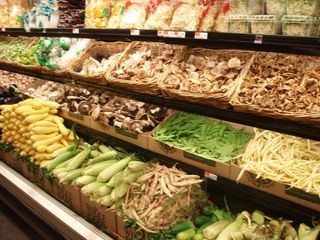 家用电器,竹筒饭,商店商场,沙发,盆栽植物,更多蔬菜