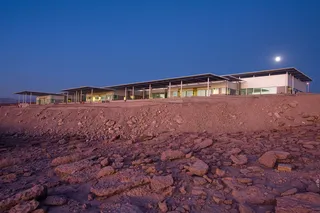 旱情,龟裂的大地,沙漠,山峦,戈壁,ALMA运营支持设施