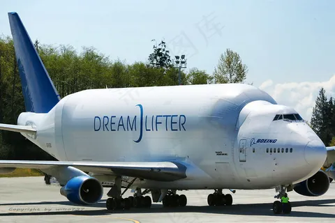 摩托车,战斗机,轿车,客机,自行车,在PAE的波音747-400F Dreamlifter 摩托车,战斗机,轿车,客机,自行车,在PAE的波音747-400F Dreamlifter