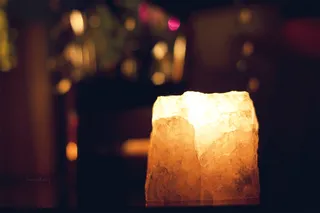 金砖,水晶工艺品,金条,灯笼,蜡烛,浪漫之夜