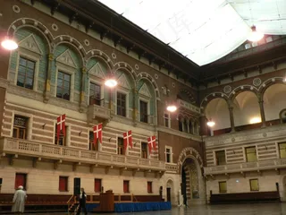 建筑,宫殿,剧院/博物馆/礼堂,餐饮场所,城市街道,KøbenhavnsRådhus（市政厅）