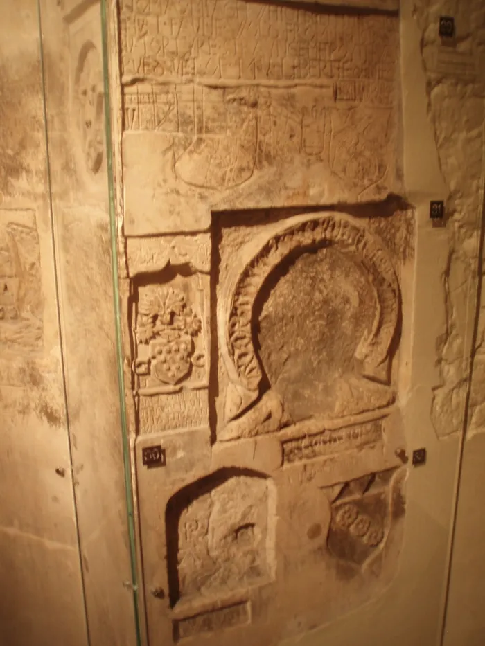 工艺品,中式传统建筑,柜子,门,卡通动漫人物,博尚塔涂鸦