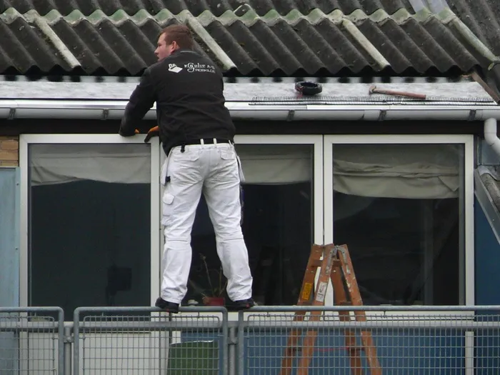 窗户,阳台,剧院/博物馆/礼堂,居民楼,金属栏杆,TP12 + 11 “冒险”