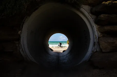 轮胎,方向盘,矿井,隧道,轿车,管道 轮胎,方向盘,矿井,隧道,轿车,管道