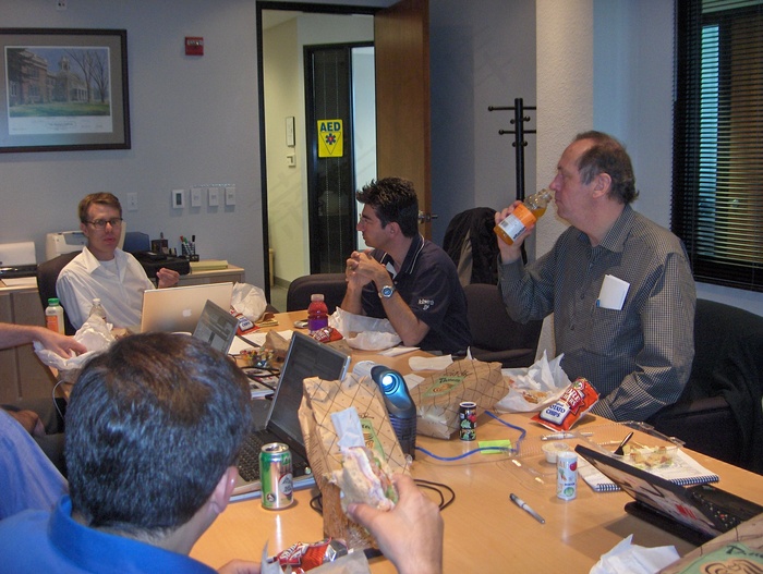 教室,小组会议,召开座谈会,会餐,现场办公,Meetup.com的全体成员见面