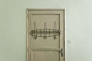 门,老鼠夹,吸顶灯,窗户,室内一角,办公室[废弃]