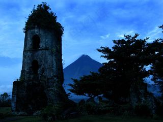 山峦,峡谷,天空,树,寺塔,教堂废墟