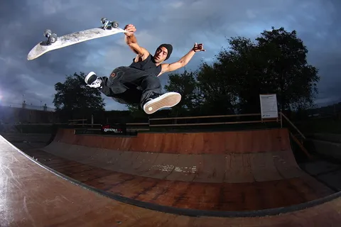 Marcos Medio Airwalk前往法基大学（希洪）