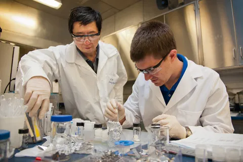 护工,医生,中医科,护理人员,医院,陆军科学家推动电池研究