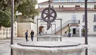 装修效果图,建筑,中式传统建筑,椅子,雕像,克罗地亚扎达尔