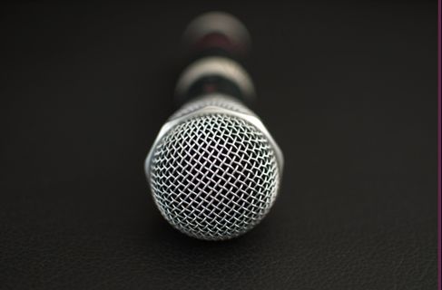 你好，麦克风...