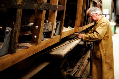 巷道,人物特写,民居,建筑,铁路轨道,火车翻新