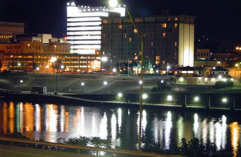 查尔斯顿在晚上