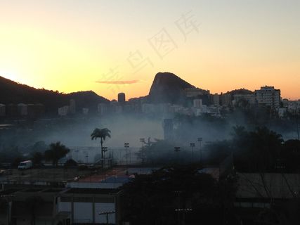 山峦,天空,云雾,霞光,江河,日出