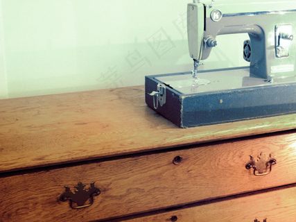 缝纫机,轿车,打印机,笔记本电脑,柜子,我祖母的缝纫机