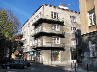 建筑,城市街道,剧院/博物馆/礼堂,护栏,轿车,卢布林现代主义（6）