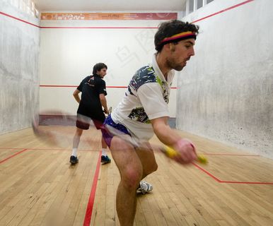 壁球,速度滑冰,赛跑运动员,迷你马拉松,沙滩排球,在后角挖