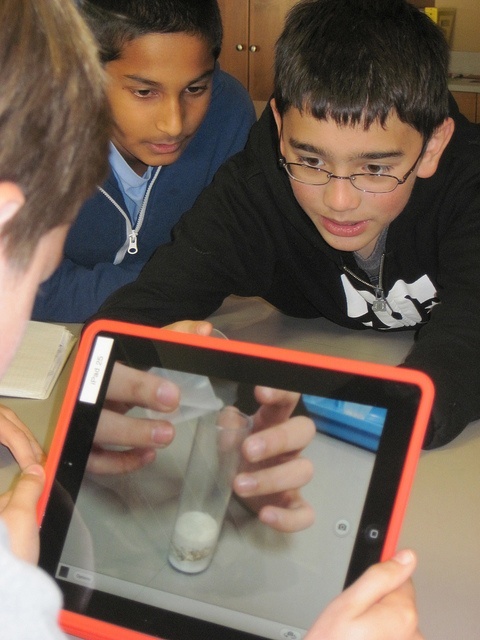 平板手机,数码相框,人物特写,棋赛,平板电脑,中学科学