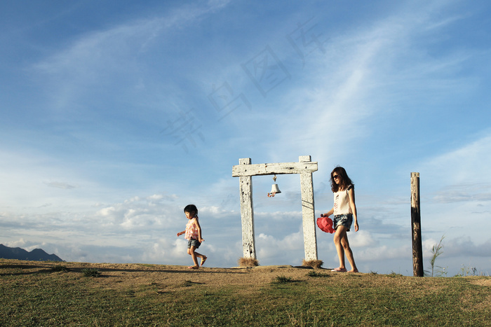 草原,婚纱写真,海洋,天空,湖泊,妈妈和女儿