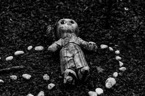 令人毛骨悚然的娃娃。