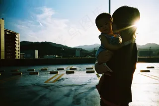 人物特写,情侣,男孩,天空,电视屏幕,无题