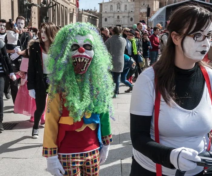 人物活动,摩托车,彩绘游行,小丑,轿车,狂欢节萨拉戈萨2014